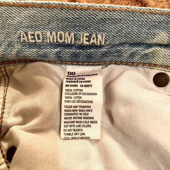 American Eagle Distressed High Waisted Mom Jean Women’s Size 00 - Picture 4 of 5